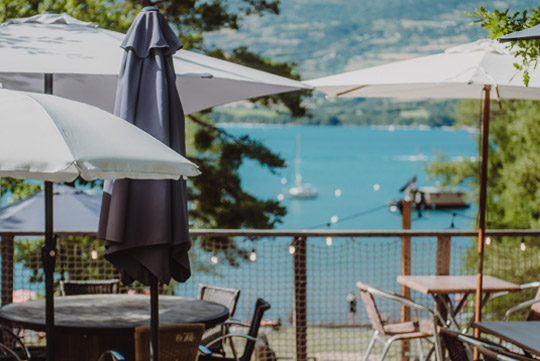 La Paillote du Lac - Restaurant & lieu de vie au cœur d'une crique secrète, lac de Serre-Poncon